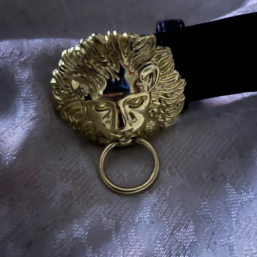 Leather black lion belt